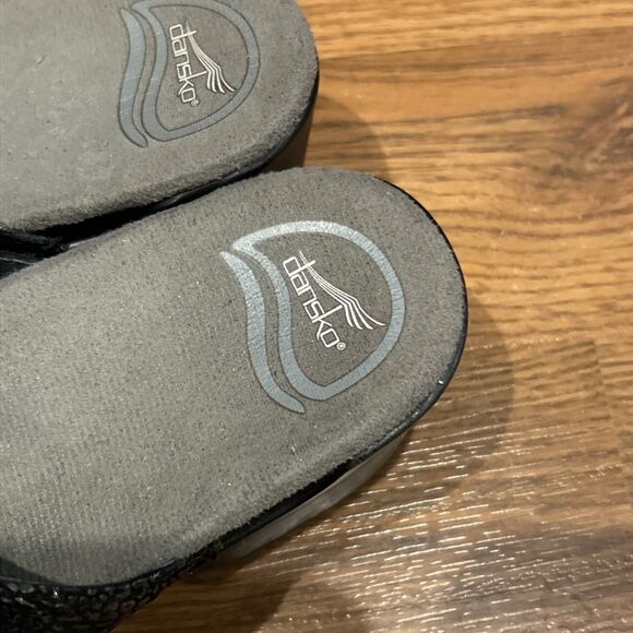 Dansko Sandals Womens 40 Sophie US 10 Slip On Buckle Wedge Slide Black Leather - Picture 2 of 8